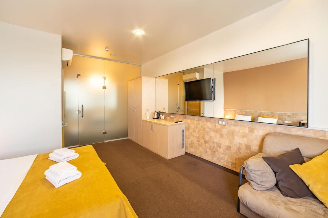Mini-hotel People فندق